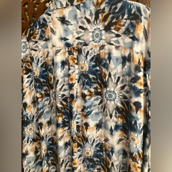 BP tie dye short sleeve button down, 100% viscose, soft and breathable - Picture 4 of 6